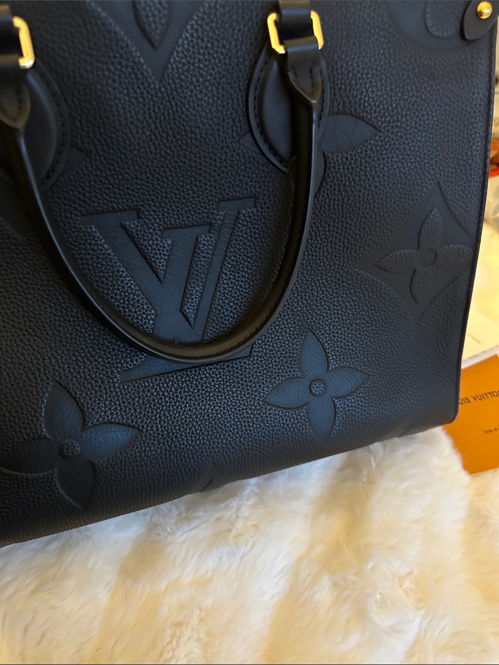 Black MEDIUM On the Go MM ✨STYLE✨Embossed leather bag black and gold - Picture 4 of 16